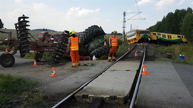 U Psku se srazil osobn vlak s traktorem. (31. ervence 2018)