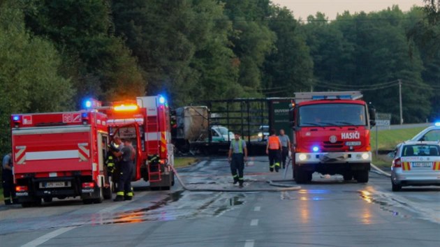 Smrteln nehoda u Rokycan. Po stetu s kamionem zemel tiatyicetilet mu na motocyklu. (30. ervence 2018)