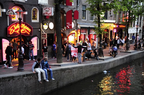 Amsterdam se stabiln adí mezi nejnebezpenjí evropské metropole. Na sto...