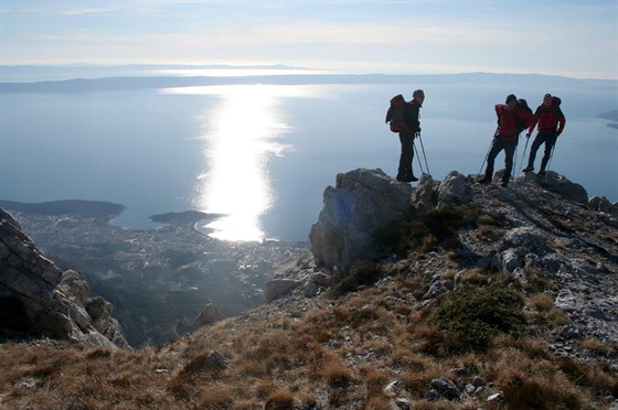 Milovnci hor ocen pi nvtv Makarsk vstup na vrcholky Biokova.