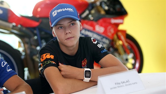 Minulý rok figuroval Filip Sala v novákovském Red Bull Cupu, ten se ale v Brn nejel, a tak sáhl po divoké kart do Moto3. Letos u je v MS stálým úastníkem.