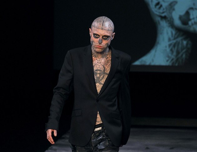 Model Rick Genest alias Zombie Boy (Pa�í�, 19. ledna 2011)