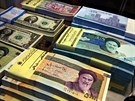 Íránská mna prochází volným pádem. Riál od dubna ztratil polovinu hodnoty (30....