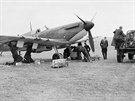 Spitfire Mk.I ve finální podob (vypouklý odsouvatelný díl pekrytu kabiny,...