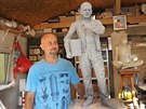 David Mojek je autorem soch osobnost regionu. Vytvoil i Kryla.