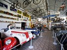 Na 1 500 metrech tverench lid objev lid v muzeu historick auta, motorky,...