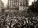 Na dnenm nmst Svobody se lid na podzim 1918 v Brn schzeli.