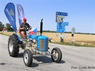 Nadenec brnnskho Zetoru Martin Havelka procestoval na traktoru vdsko....