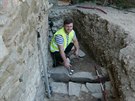 Archeologové objevili v rámci przkumu (na snímku jeho vedoucí Zdenk Schenk)...