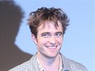 Robert Pattinson nastoupil na pdium karlovarskho divadla s hodn lernm...