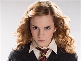 Pestoe má v civilu hereka Emma Watsonová vlasy rovné, jako Hermion...