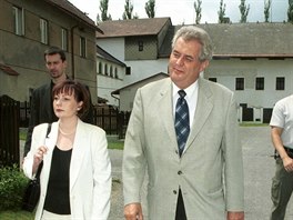 Milo a Ivana Zemanovi v Novém Veselí na Morav bhem parlamentních voleb v...