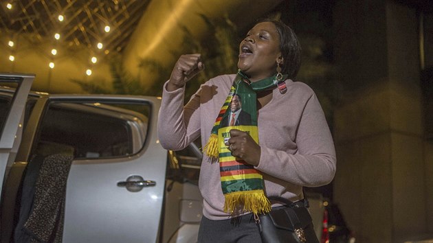 Lidé oslavují vítězství Emmersona Mnangagwy (3. srpna 2018)