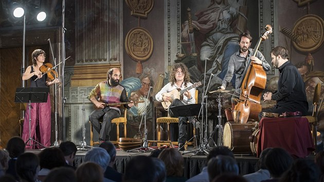 Španělský soubor Euskal Barrokensemble koncertoval v rámci Letních slavností staré hudby na Zámku Troja.