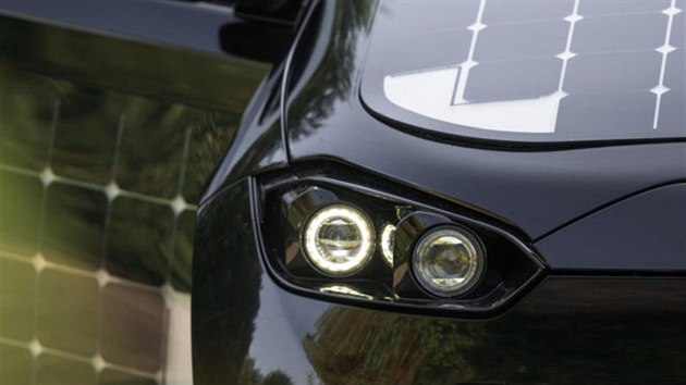 Nmeck automobilka Sono Motors vyvj elektromobil Sion se solrnmi lnky na kapot.