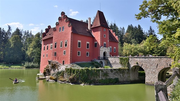 Červená Lhota na Jindřichohradecku je jedním ze symbolů jižních Čech a patří k nejnavštěvovanějším českým památkám.