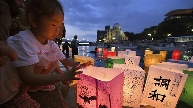 Japonsk holika bhem pipomnek zkzy Hiroimy (6-8-2018)