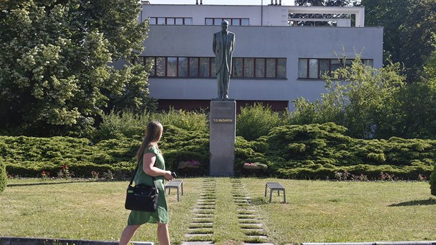 Masarykovu sochu pro Humpolec vytvořil v roce 1937 Vincenc Makovský. Dílo stojí na Tyršově náměstí.