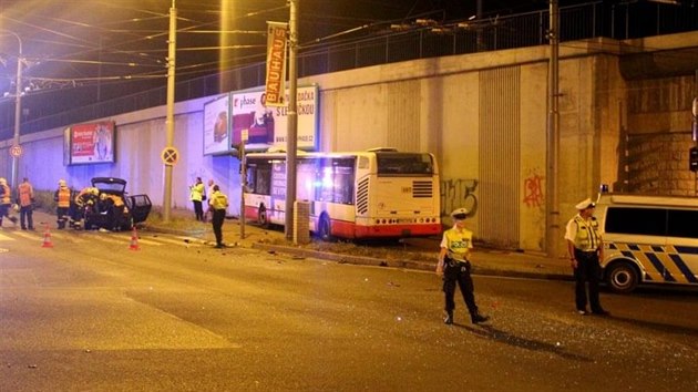 Nehoda z 3. z 2016, kdy Karel S. boural v centru Plzn ve vozidle BMW. Nedal pednost autobusu, kter jel po hlavn silnici.