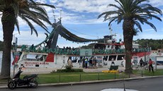 Obrovským hitem v Makarské jsou výletní lod, které vozí turisty na prohlídku...
