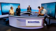 lenové bytového drustva Svatopluk v diskusním poadu Rozstel. (2. srpna 2018)