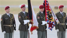 Ceremoniál pi píletu ostatk tí eských voják padlých v Afghánistánu na...