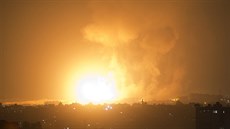Exploze v pásmu Gaza. Izraelské letectvo v reakci na palbu zaútoilo na více...