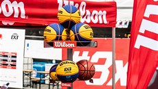 STAČÍ SI JEN VYBRAT. Oficiální míče pro basketbal 3x3 na Hradčanském náměstí,...