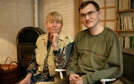 Michal Budínský se svojí matkou, na snímku z roku 2005.