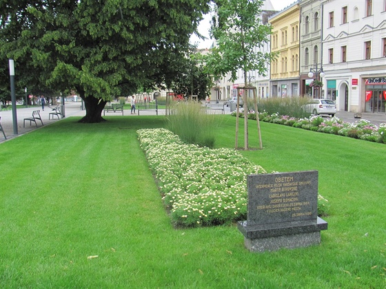Pomník obětem střelby 25. srpna 1968 na prostějovském náměstí.