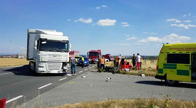 Stet idie skútru s kamionem u Sobtuch na Chrudimsku skonil tragicky.
