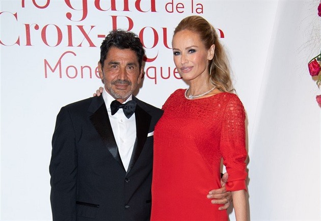 Násilí, vydírání a manipulace. Sklenaříková promluvila o vztahu s miliardářem