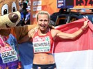 Evu Vrabcovou-Nývltovou pivítal v cíli maratonu maskot Berlino