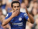 Pedro z Chelsea slaví gól do sítě Arsenalu.