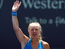 Nizozemská tenistka Kiki Bertensová slaví výhru nad Petrou Kvitovou v...