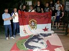 Ukrajintí ultras se na Twitter pochlubili vlajkou, ukoistnou slávistickým...