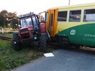 Traktor vjel na Písecku na elezniní pejezd v dob, kdy tudy projídl vlak.