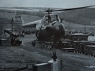 Sovtský vrtulník MI-4 v eskoslovenských barvách.