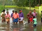 Záplavy na jihu Indie si vyádaly stovky obtí