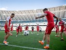 Fotbalisté Slavie hrají bago na tréninku v arén Dynama Kyjev
