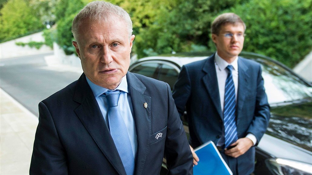 Grigorij Surkis (vlevo), místopředseda UEFA