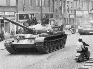 Ulice Jičína v srpnu 1968.
