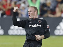 Wayne Rooney z D.C. United oslavuje svj gl v utkn s Portlandem.