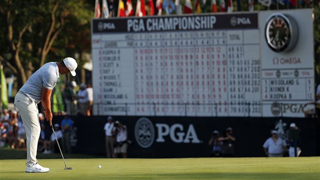 Brooks Koepka bhem tetho kola PGA Championship.