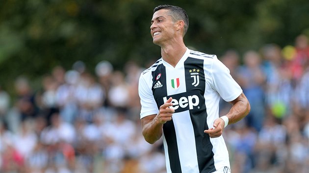 Cristiano Ronaldo se usmv po prvn tref v dresu Juventusu.