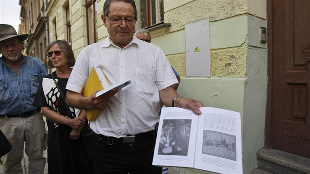 Ped domem v Mahlerov ulici v Jihlav se vzpomnalo na rodinu Bernsteinovu.