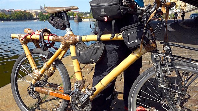 "Bambusov kolo by mi ukradl jenom hlupk. Jsem jedin, kdo takov kolo m," tvrd Ricardo.