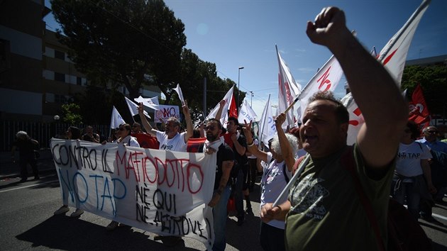 Italov protestuj proti Trans-adriatickmu plynovodu. (13. kvtna 2017)