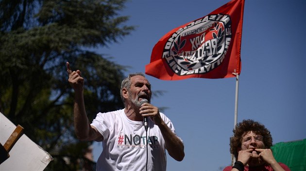 Italov protestuj proti Trans-adriatickmu plynovodu. (13. kvtna 2017)