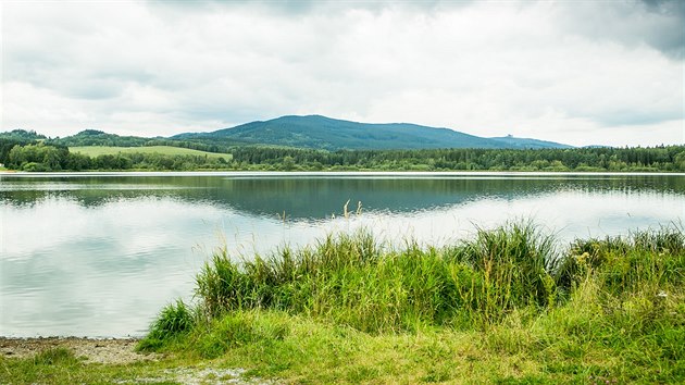 Rybník Olšina se nachází v bývalém vojenském prostoru Boletice poblíž Horní Plané. Za dva roky by po něm mohli plout návštěvníci stezky.